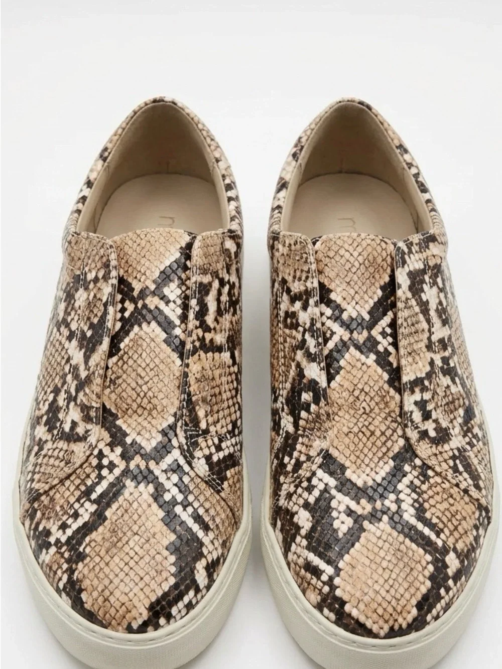 J.Slides NYC Women’s Size 9 Luv Snake Sneaker
